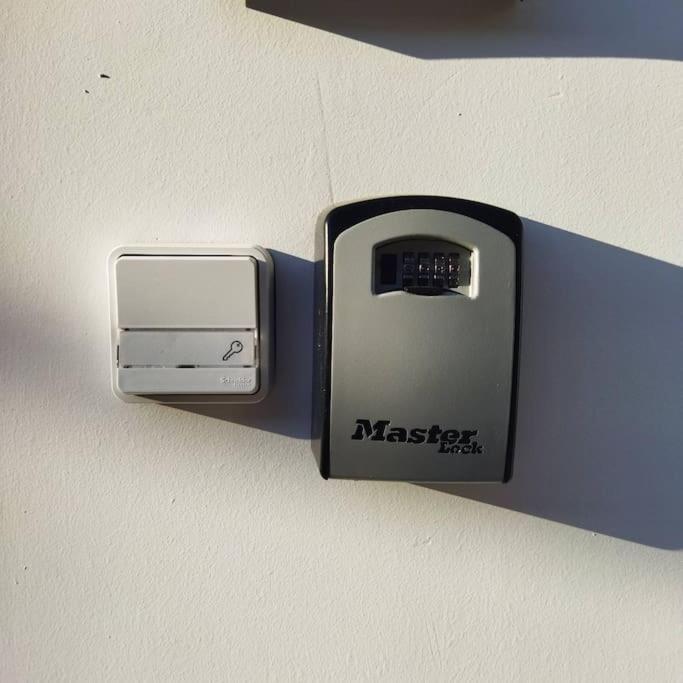 Χώρος Με Επιλεκτική Λιτότητα Και Χαμάμ Apartment Athens Exterior photo