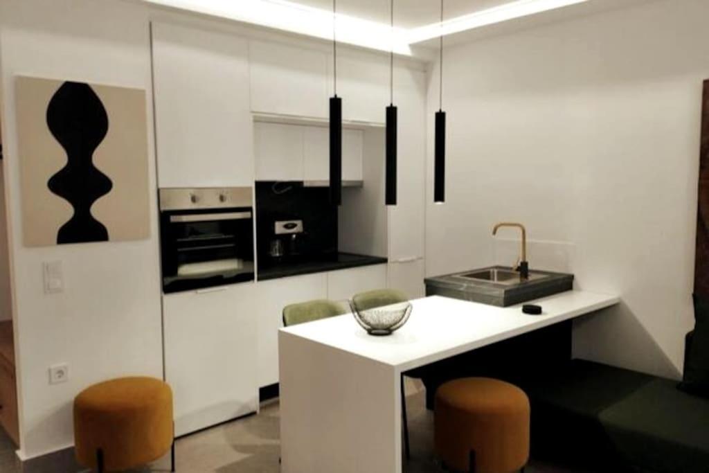 Χώρος Με Επιλεκτική Λιτότητα Και Χαμάμ Apartment Athens Exterior photo