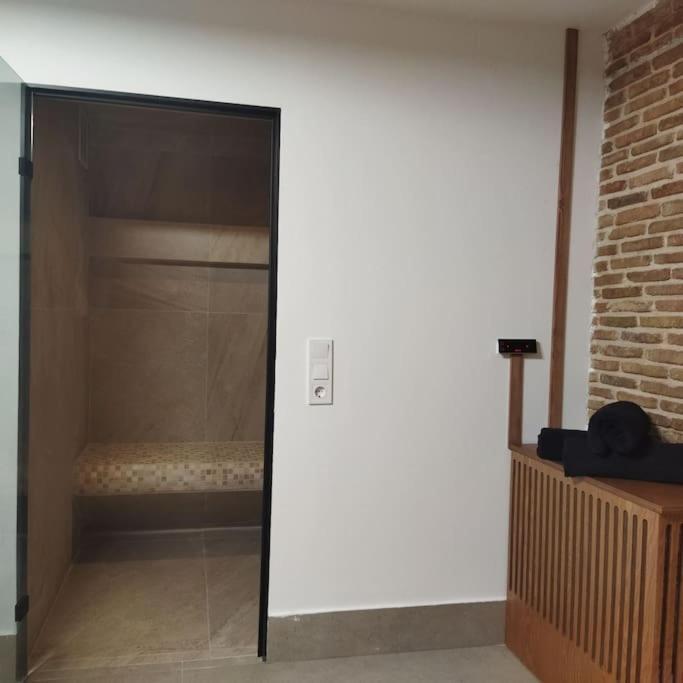 Χώρος Με Επιλεκτική Λιτότητα Και Χαμάμ Apartment Athens Exterior photo