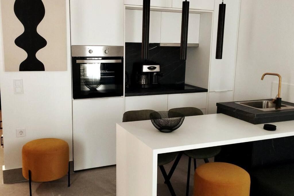 Χώρος Με Επιλεκτική Λιτότητα Και Χαμάμ Apartment Athens Exterior photo